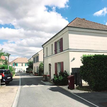 Cozy Apartment Bussy-Saint-Georges Exterior photo