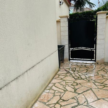 Cozy Apartment Bussy-Saint-Georges Exterior photo