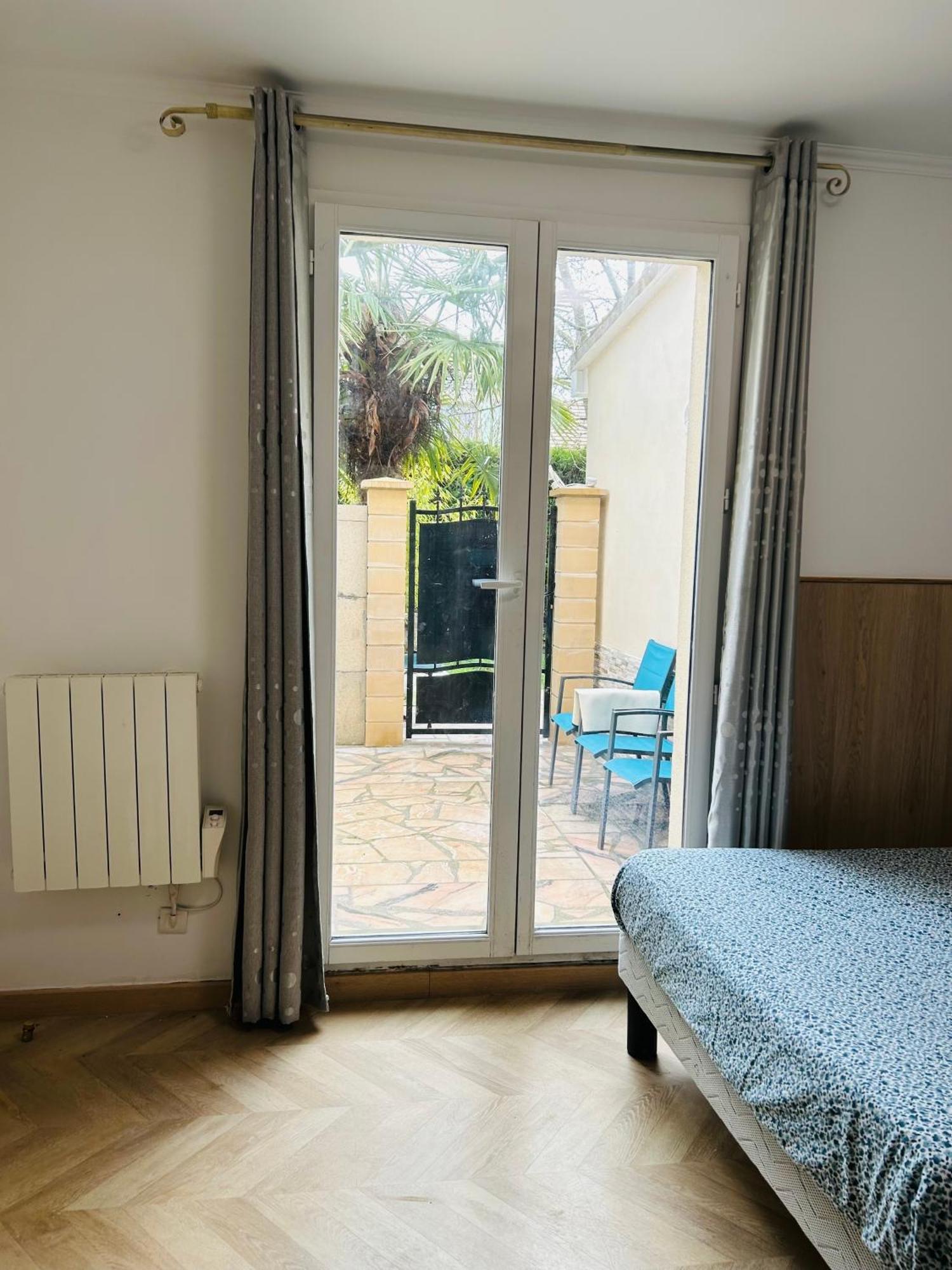 Cozy Apartment Bussy-Saint-Georges Exterior photo